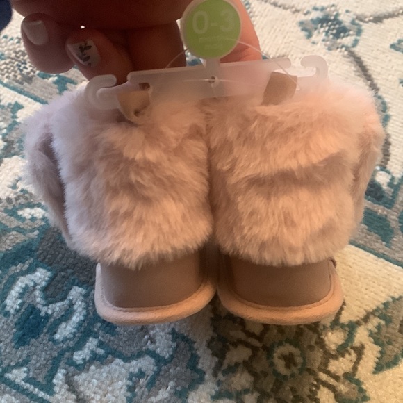 Carter’s Newborn Boots - Picture 4 of 7